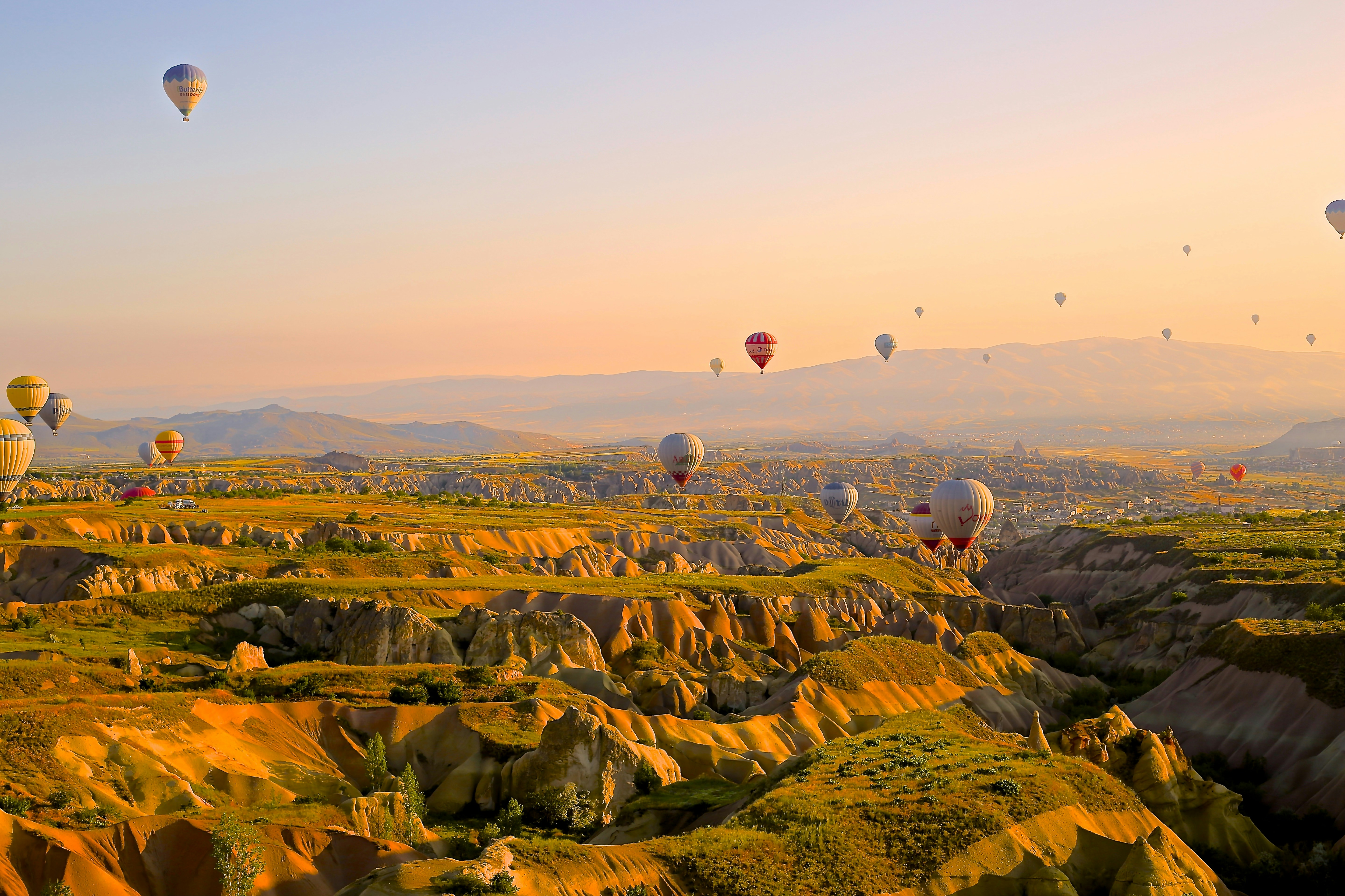 Hot Air Ballooning - Unsplash by Daniela Cuevas